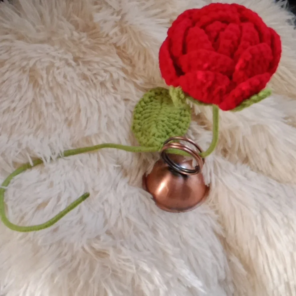 NWT crochet forever flower